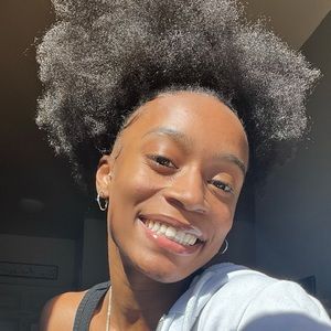 Meet your Posher, Elizabeth